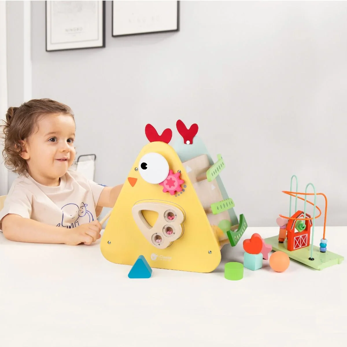 Classic World Happy Hen Activity Box - Image 5