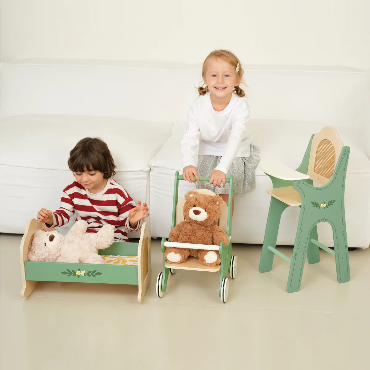Classic World Vintage Highchair - Image 3