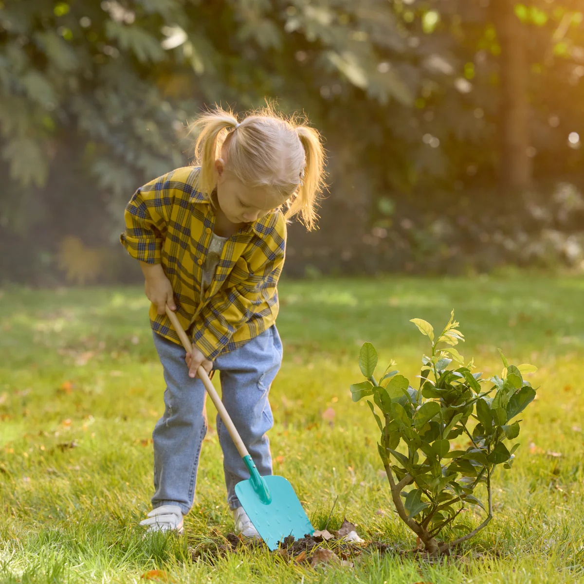 Hape Garden Spade - Image 15