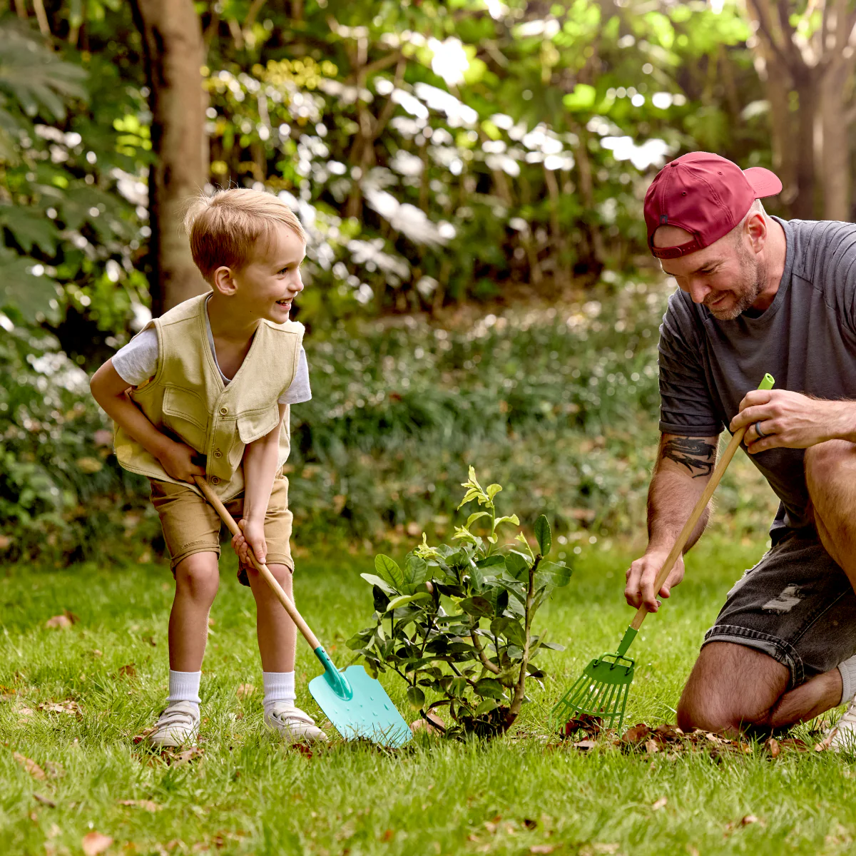 Hape Garden Spade - Image 2
