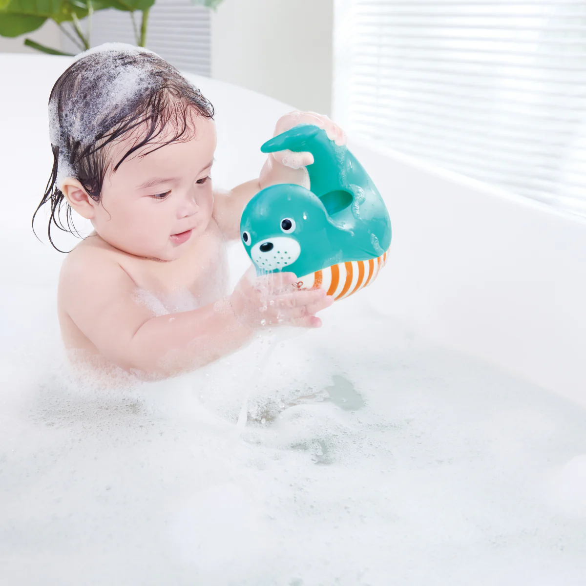 Hape Happy Splashers Seal Jug - Image 8