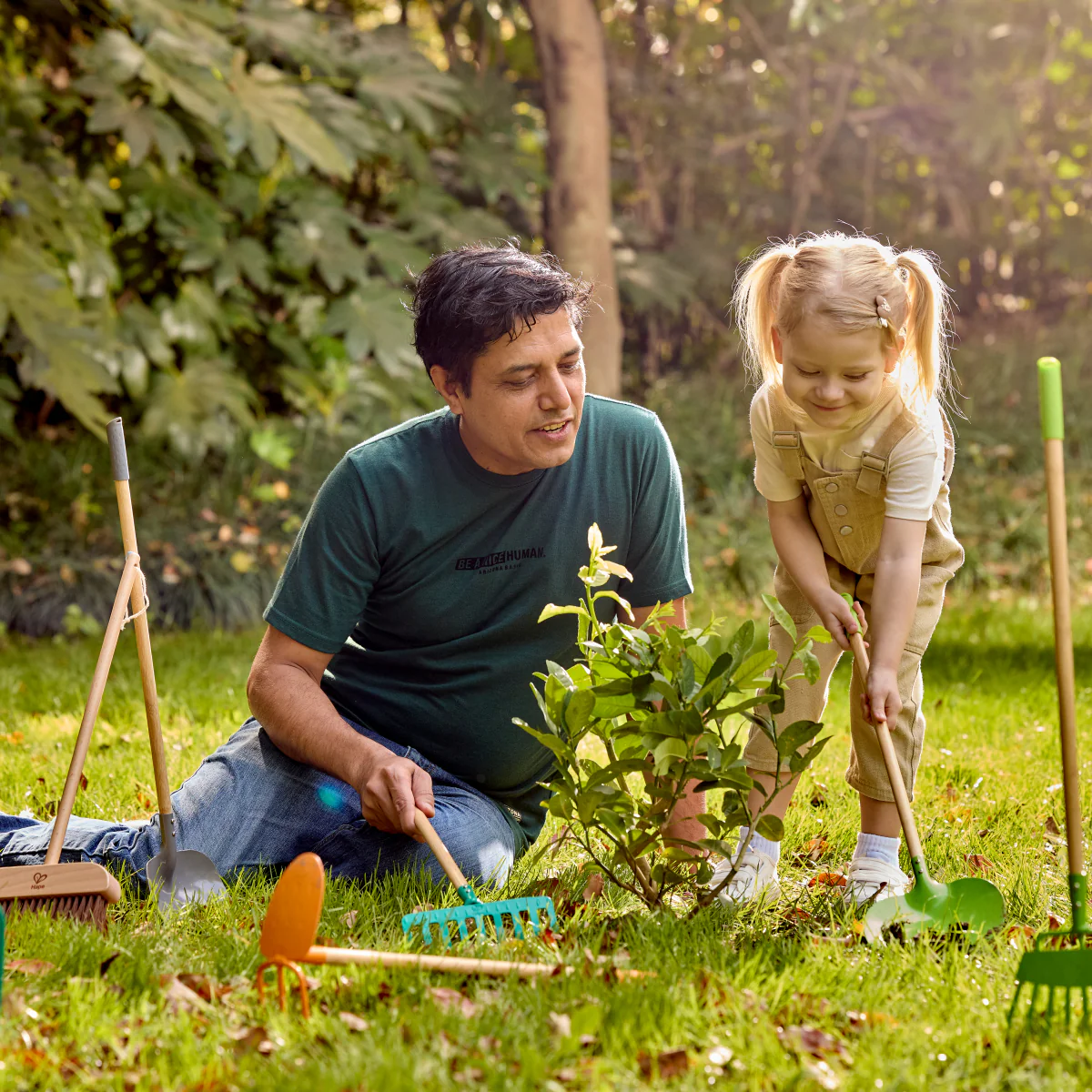 Hape Pointed Garden Shovel - Image 3