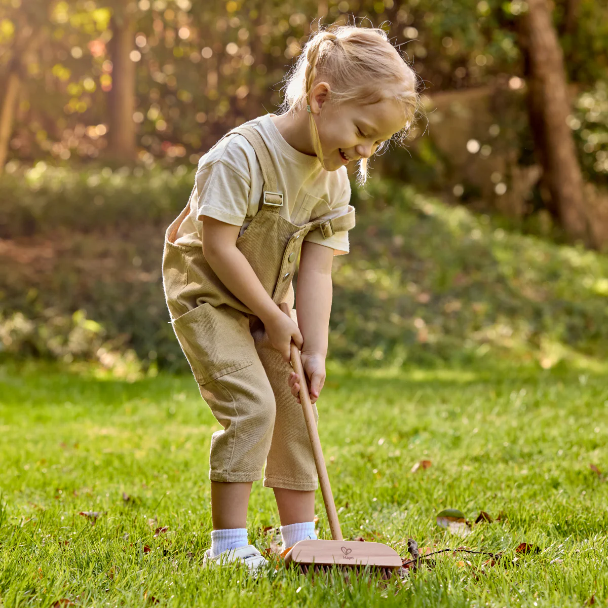 Hape Yard Broom - Image 9
