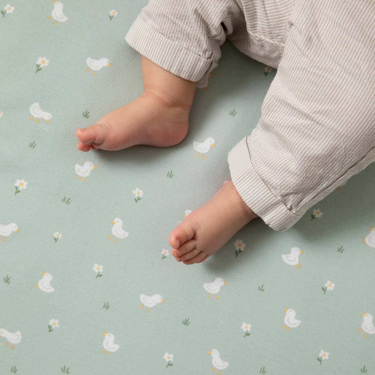 Living Textiles Goosey Goosey Jersey Cot Fitted Sheet 2pk - Image 6