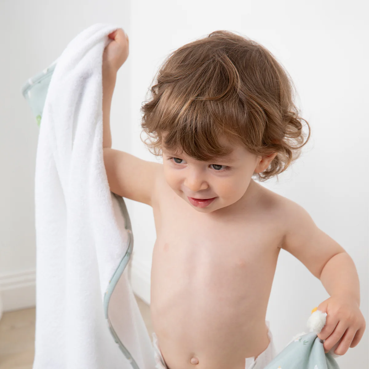 Living Textiles Goosey Goosey - Hooded Towel - Image 4