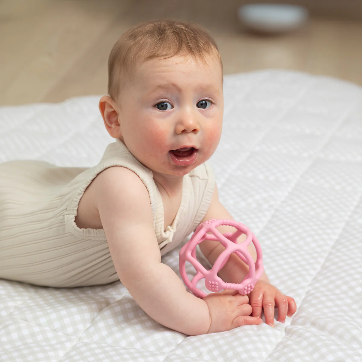 Playground Silicon Teether Balls Light Pink - Image 5