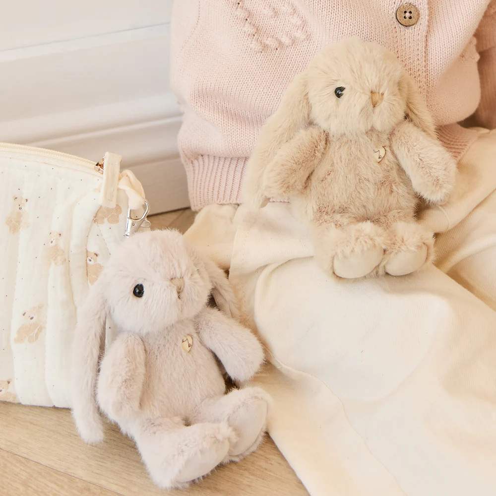 Snuggle Bunnies Penelope Key Charm - Image 24