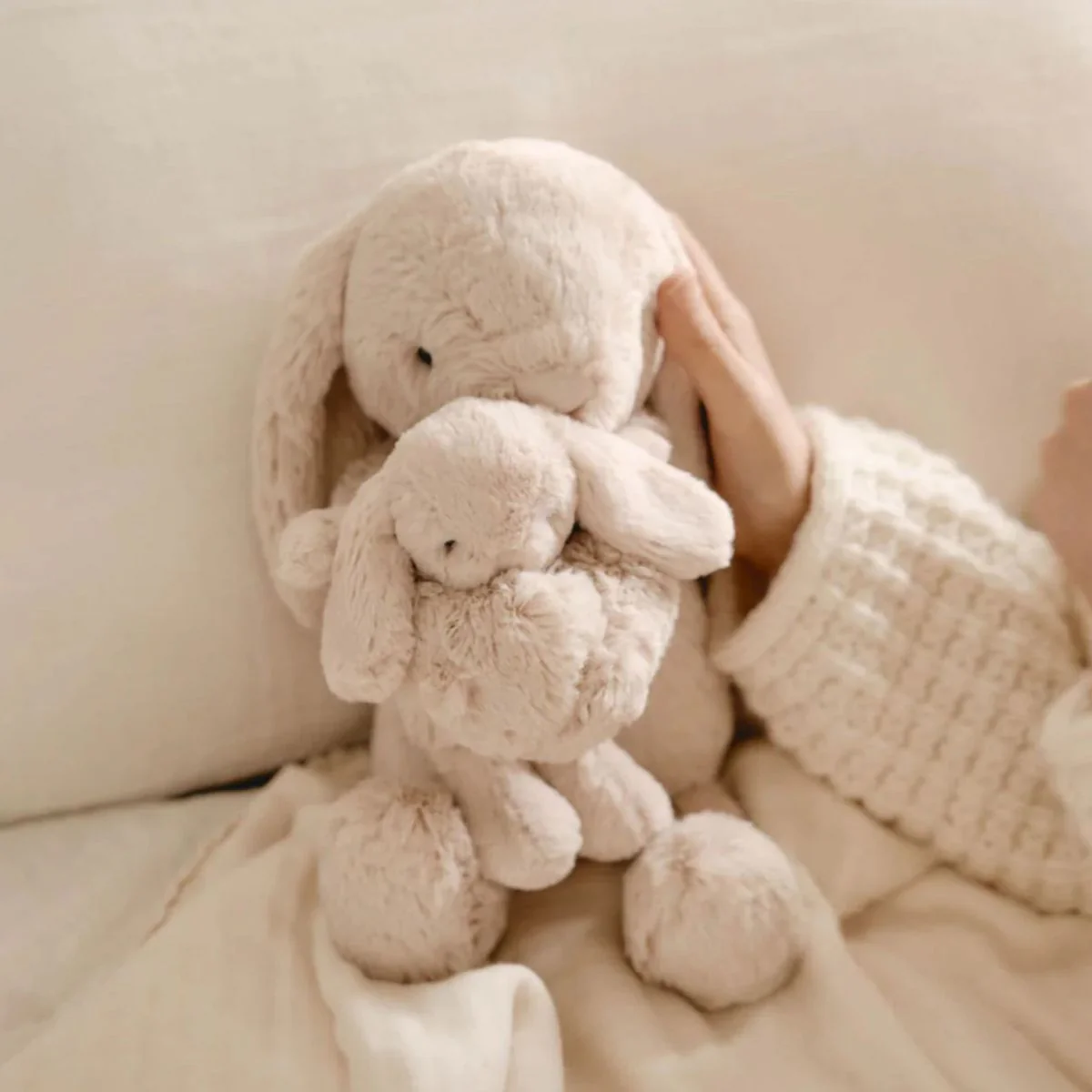 Snuggle Bunnies - Plush Frankie the Hugging Bunny - Image 12