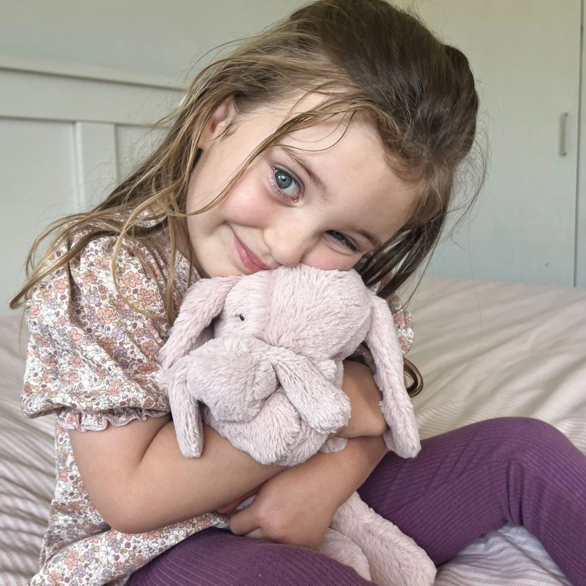 Snuggle Bunnies - Plush Frankie the Hugging Bunny - Image 8