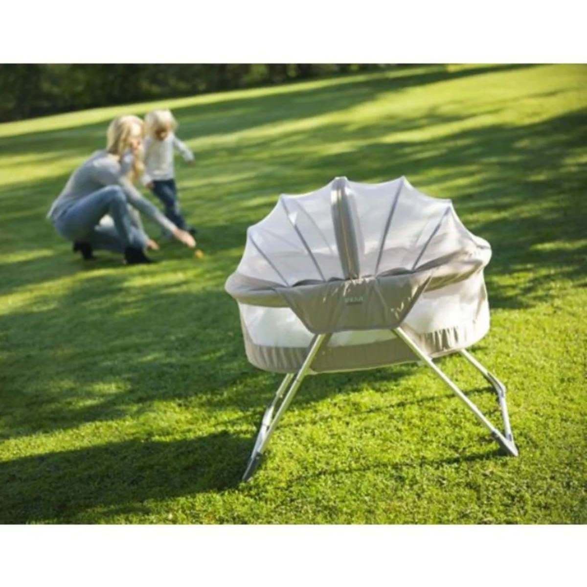 Sunbury Cocoon Bassinet - Image 5
